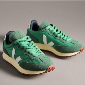 NWT Veja + Anthropologie Rio Branco Sneakers in Emeraude White Green